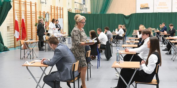 Joanna Ćwiek-Świdecka: Egzaminacyjna fuszerka za 105 mln zł decyduje o przyszłości młodych ludzi