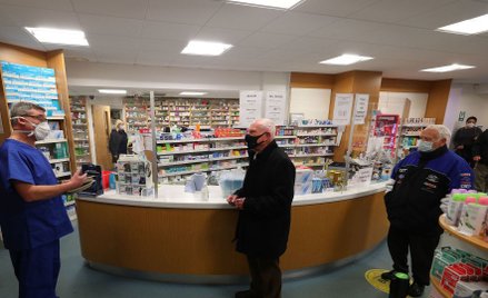 Koronawirus: farmaceuci szykują się do szczepienia pacjentów