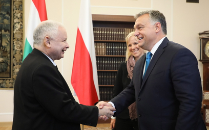 Jarosław Kaczyński i Viktor Orbán współpracują blisko od lat i mają wspólną politykę wobec UE