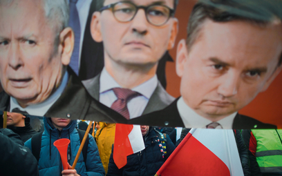 Jarosław Kaczyński zaczął bronić Mateusza Morawieckiego przed atakami Zbigniewa Ziobry, ale jego rel