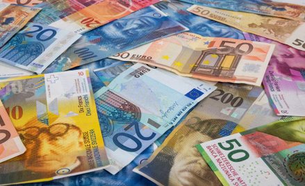Szwajcarzy liczą na mocniejsze euro. Frank stanieje?