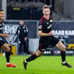 Piłkarze Unionu Berlin Paul Jaeckel (z prawej) i Jamie Leweling cieszą się po zdobyciu gola w meczu 
