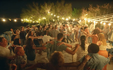 Spot reklamowy pokazuje zaskakujące przyjemności, jakie czekają na turystów w Grecji