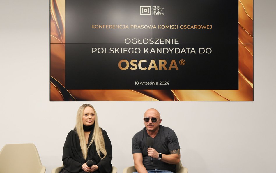 Producenci filmu "Pod wulkanem" Agnieszka Jastrzębska i Mikołaj Lizut na konferencji prasowej Komisj