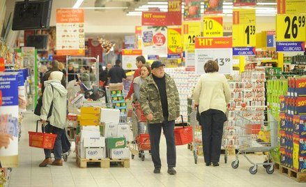 Wolimy wydawać, niż oszczędzać
