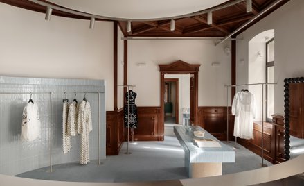 Projekt adaptacji dawnych wnętrz placówki dyplomatycznej to dzieło ukraińskiej pracowni architektoni