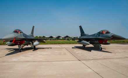 F-16
