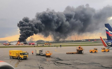 Moskwa: Samolot zapalił się w wyniku uderzenia pioruna?