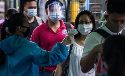 Rewizja domów na Filipinach. Policja poszuka zakażonych koronawirusem