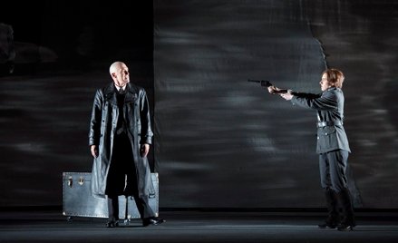 Alan Oke (Major) i Naomi O'Connell (Serafin)