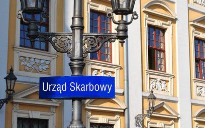 Duże firmy przechodzą do urzędu skarbowego w Warszawie