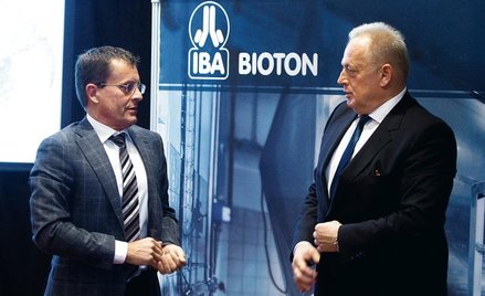 Ryszard Krauze, przewodniczący rady nadzorczej Biotonu (z prawej), w rozmowie z Claudio Albrechtem, 