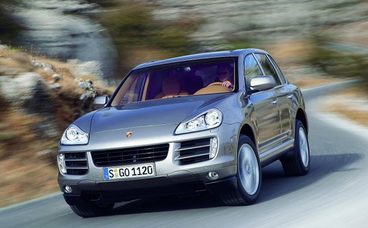 Zmodernizowana pierwsza generacja Porsche Cayenne (2007 - 2010).