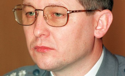 Gen. Marek Papała, komendant główny policji w latach 1997-1998