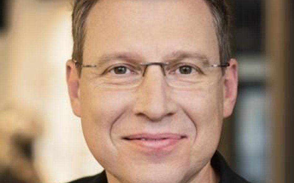 Prezesem CD Projektu jest Adam Kiciński. Kapitalizacja spółki systematycznie rośnie i zbliża się do 