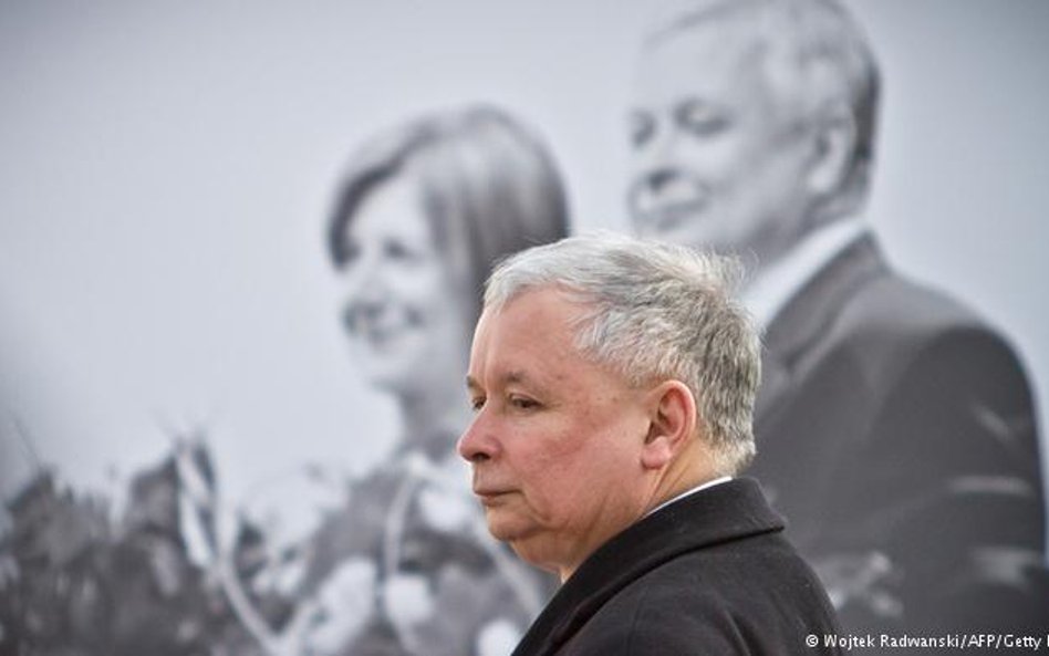 "Spiegel": Kaczyński jest balastem dla własnej partii