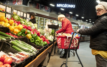 Polacy boją się podwyżek cen żywności przez powrót VAT na produkty spożywcze