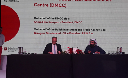 W mieniu PAIH porozumienie z Dubai Multi Commodities Centre podpisał Grzegorz Słomkowski, członek za
