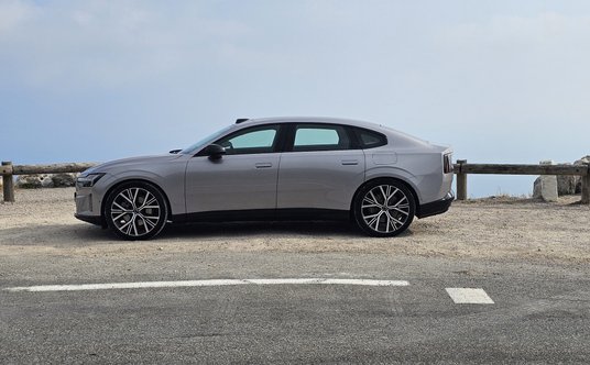 Volvo ES90