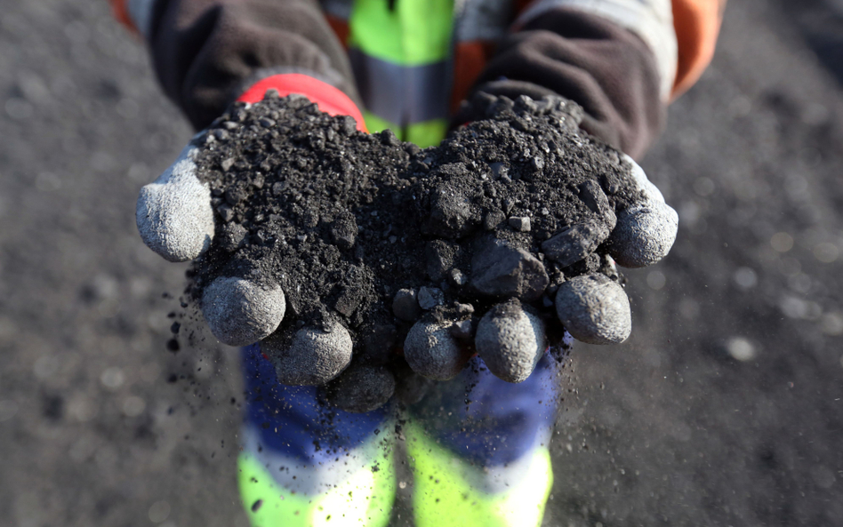 PGE czeka z analizą dotyczącą wydzielenia węgla