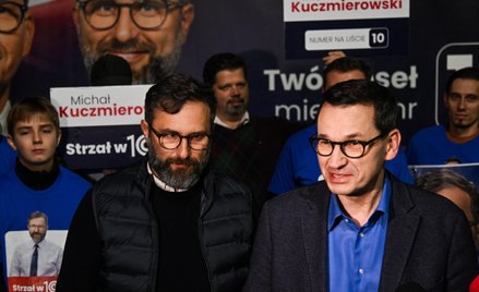 Premier Mateusz Morawiecki (P) i prezes Rządowej Agencji Rezerw Strategicznych (RARS) Michał Kuczmie