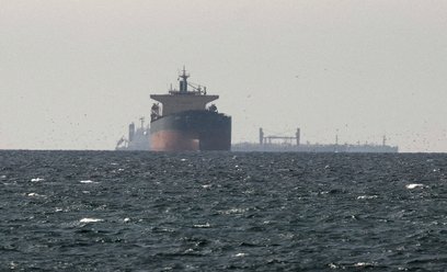 Iran ostrzega przed ingerencją w Ormuz. Mimo umowy walki trwają