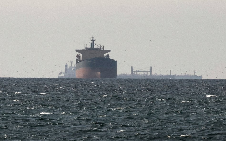 Iran ostrzega przed ingerencją w Ormuz. Mimo umowy walki trwają
