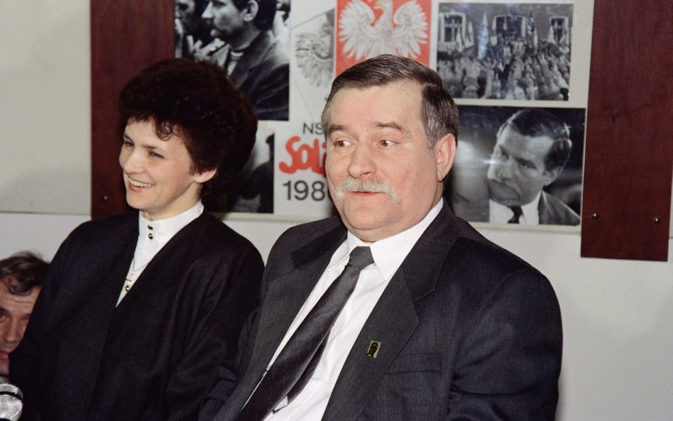 Jacek Stawiski rekonstruuje w swojej książce sieć osób i instytucji, które współtworzyły nową topogr