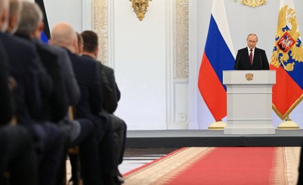 Prezydent Rosji, Władimir Putin, ogłasza nielegalną aneksję na Kremlu