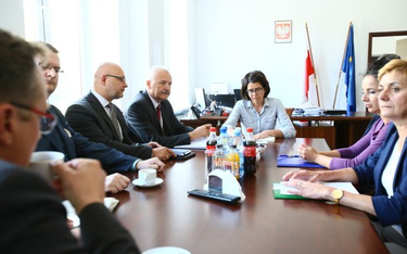 Wczoraj minister cyfryzacji Anna Streżyńska (C), spotkała się z Krajową Radą Komorniczą w Ministerst