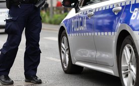 Stołeczna policja uratowała mężczyznę, który w centrum Warszawy upadł z dużej wysokości