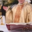Proboszcz molestował ministranta. Sąd: kuria zapłaci ponad milion złotych
