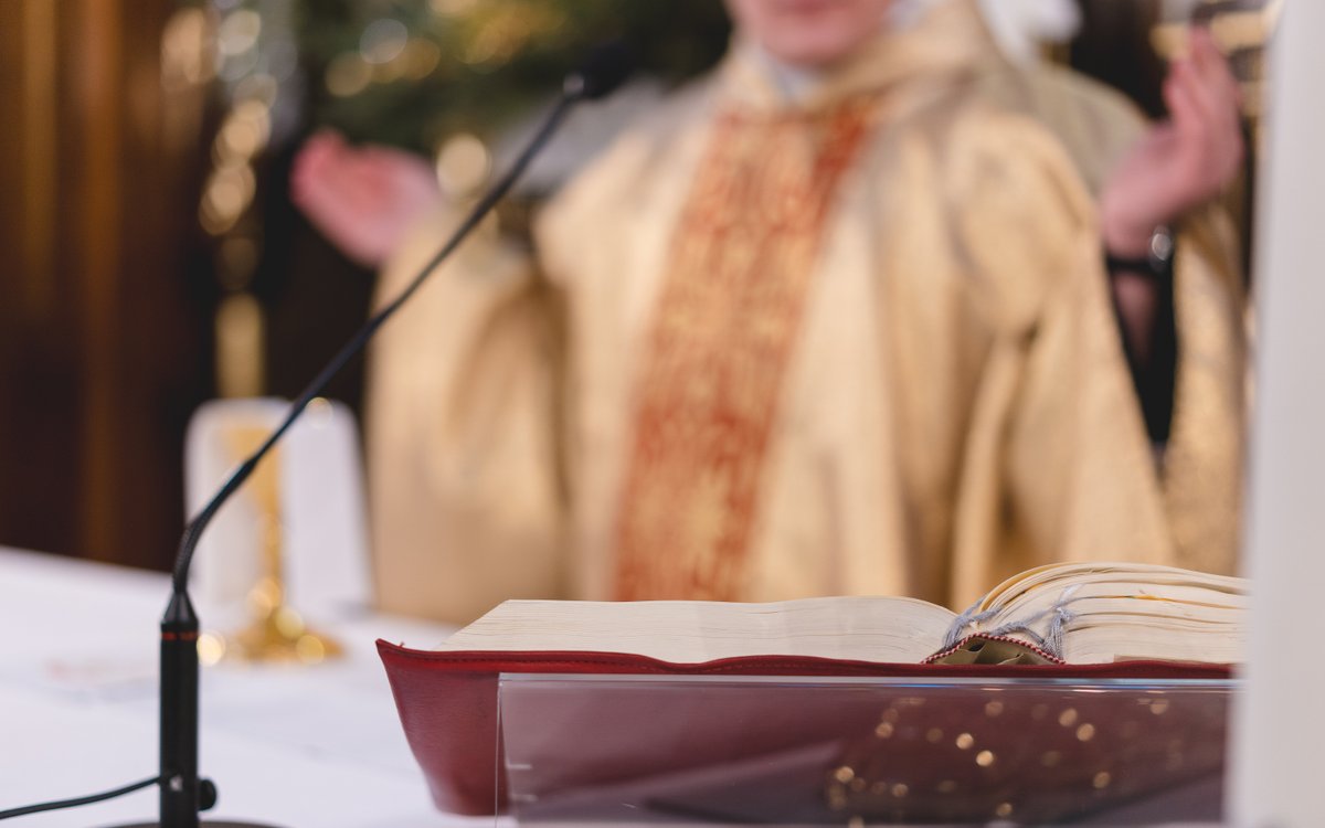 Stworzono księdza AI, ale bot wymknął się spod kontroli. Głosił ... - 