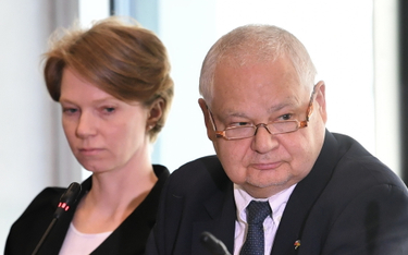 Prezes NBP Adam Glapiński (P) oraz wiceprezeska NBP Marta Kightley (L)