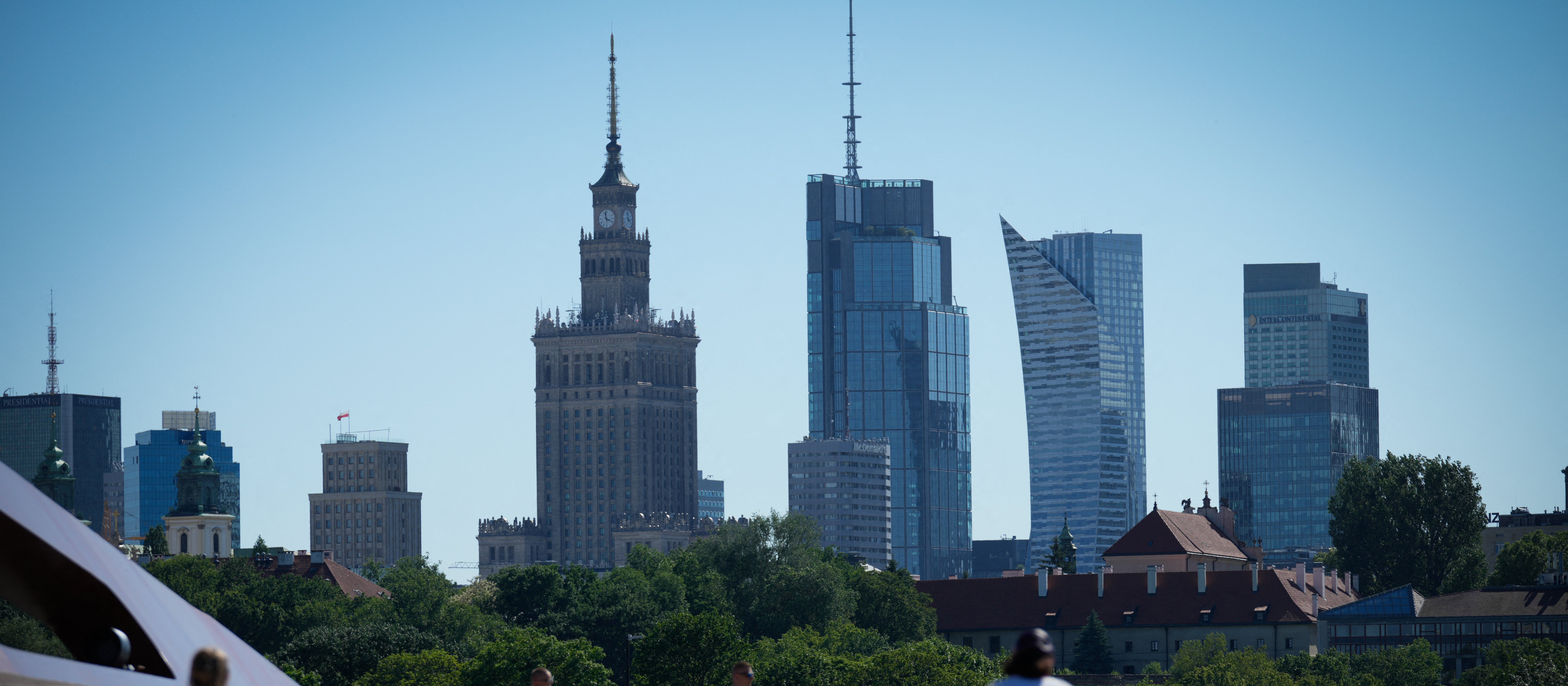 PKB Polski wyraźnie w górę. Gospodarka rośnie szybciej od prognoz