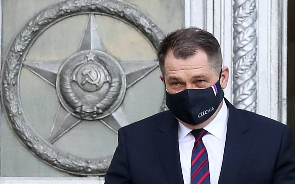 Vítězslav Pivoňka przy budynku rosyjskiego MSZ