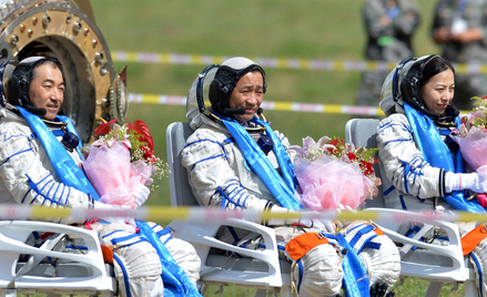 Taikonauci – bo tak Chińczycy nazywają swoich astronautów – natychmiast stają się bohaterami narodow