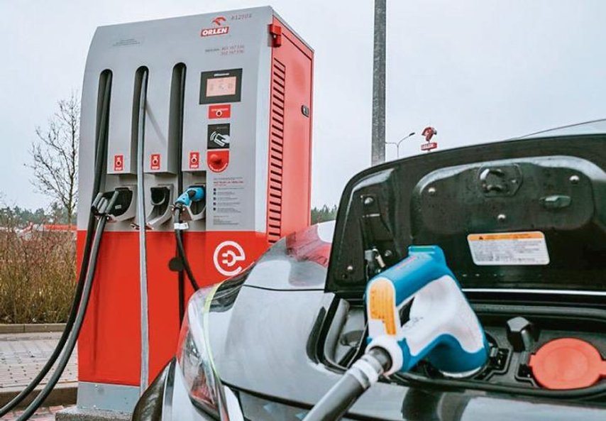 W sieci stacji Orlen działa obecnie 67 stacji szybkiego ładowania dla samochodów elektrycznych, a ko