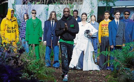 Ubrania niby zwyczajne, ale ceny już nie. Virgil Abloh całkiem zwyczajne rzeczy podnosi do rangi art