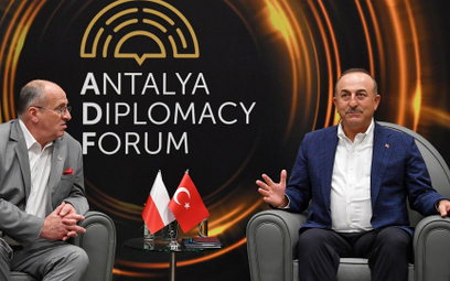 Minister spraw zagranicznych RP Zbigniew Rau podczas spotkania z szefem dyplomacji Turcji Mevlutem C