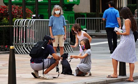 Nowa prognoza: 410 tys. zgonów na COVID w USA do stycznia