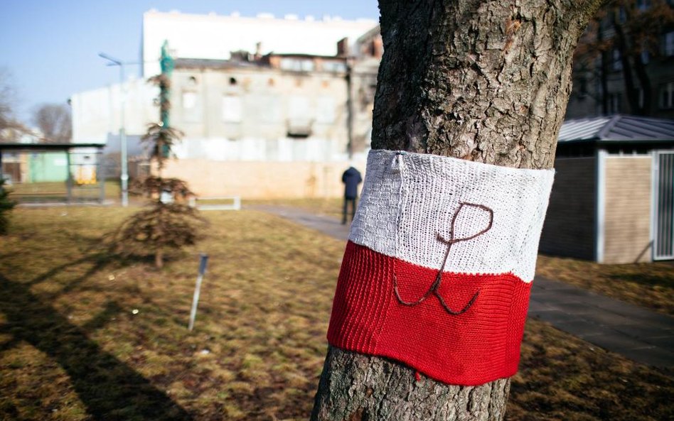 Pieśni o powstaniu i dziecięce lalki