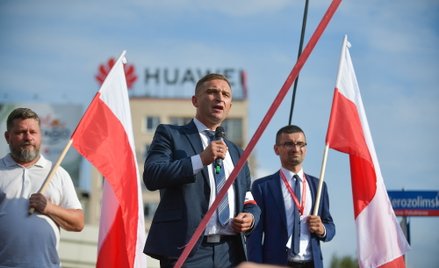 Michał Szułdrzyński: Bąkiewicz na rocznicy powstania, czyli między flagą tęczową a brunatną