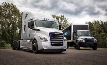 Daimler depcze po piętach Tesli. Nowe, elektryczne ciężarówki
