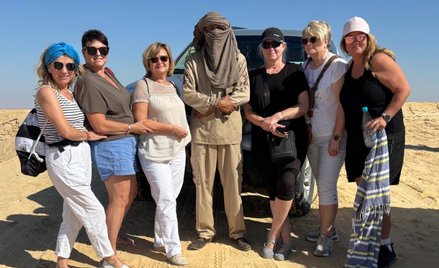 Rainbow zabrał mamy zastępcze na tygodniowe wakacje do Tunezji