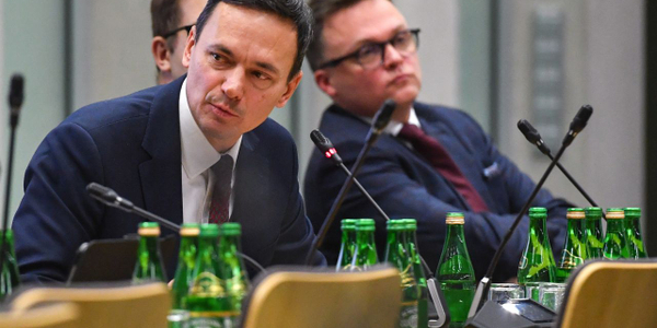 Dymisja pani od rajstop. Kontrowersyjna dyrektor odchodzi z Sejmu