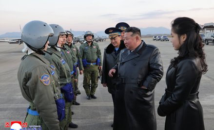 Ju Ae (po prawej) ma zostać następczynią Kim Dzong Una