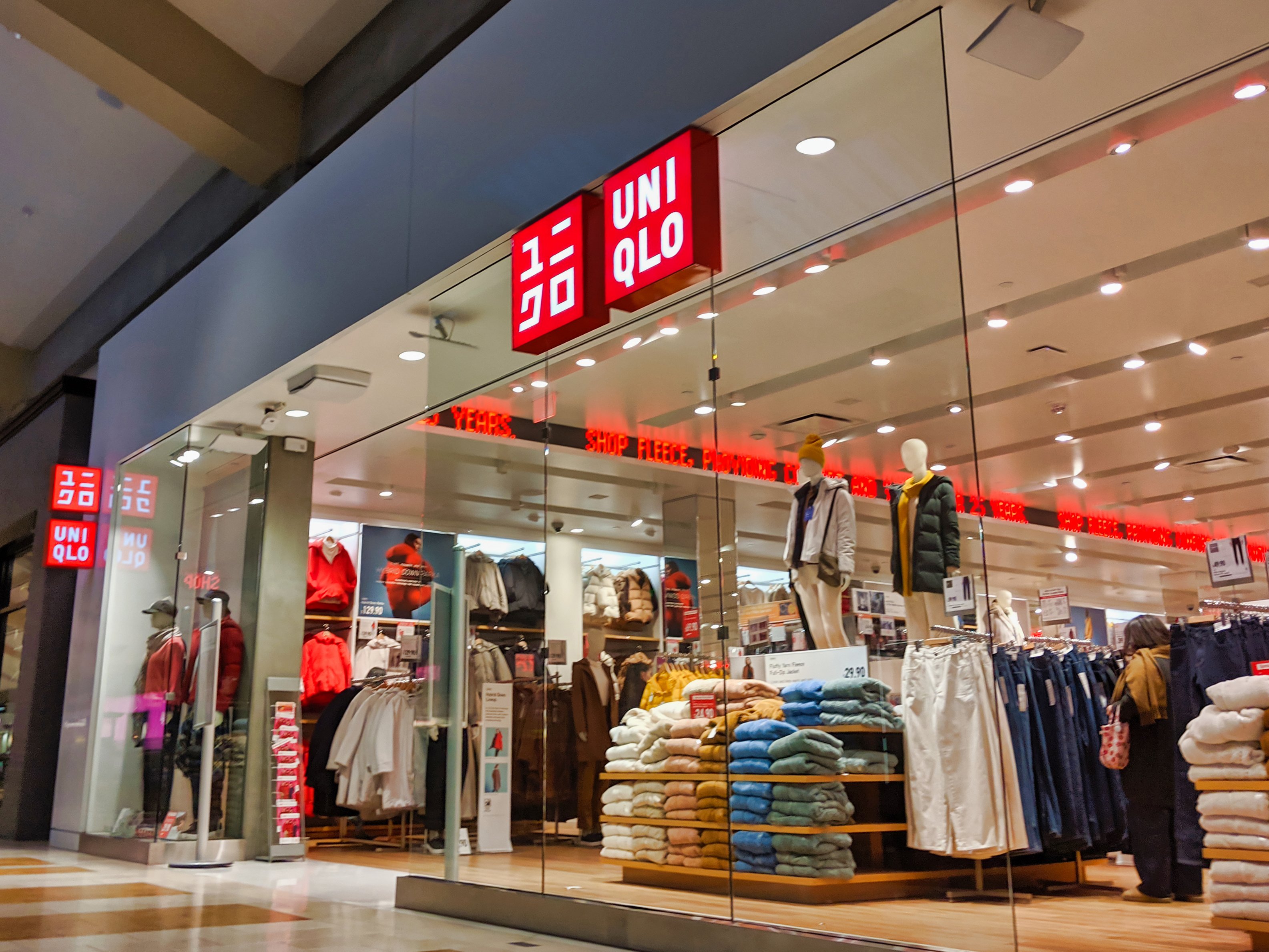 uniqlo poland