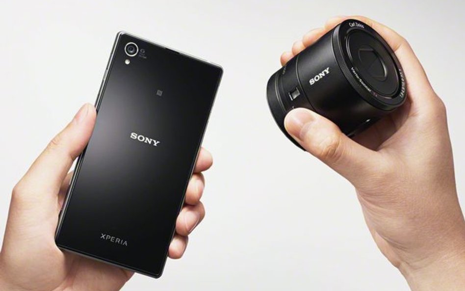 Obiektywy Sony można przymocować do obudowy smartfona