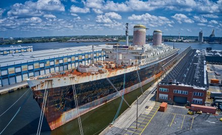SS United States przez 30 lat stał w porcie w Filadelfii.